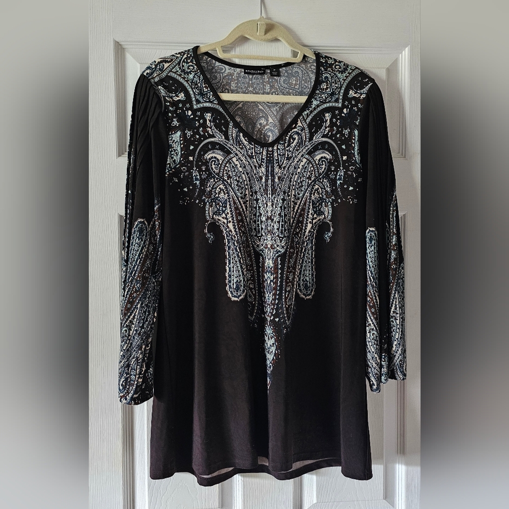 Elegant Dark Brown and White Paisley V Neck Women's Top